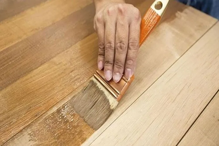 رنگ کردن چوب مبل در خانه