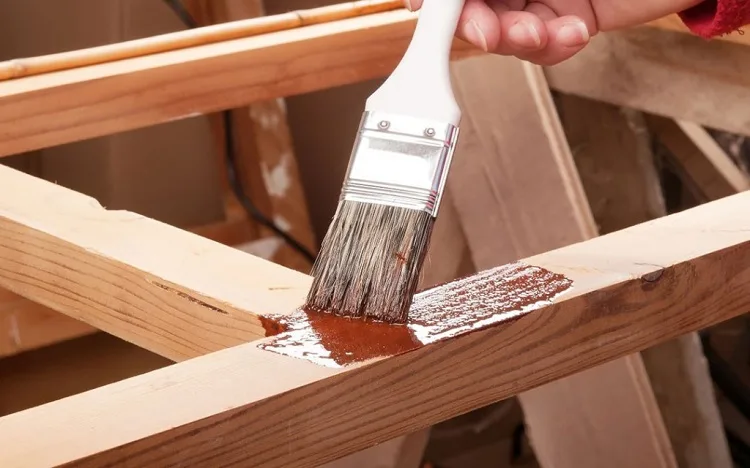 رنگ كردن چوب مبل چطوری انجام می شود؟